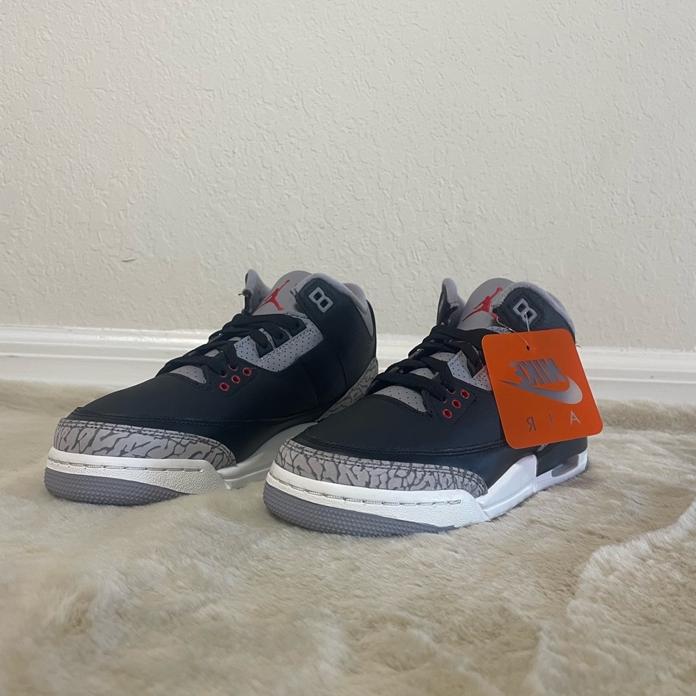 Jordan 3 Retro Black Cement Nike Air
(Size 7 youth) DM0967010